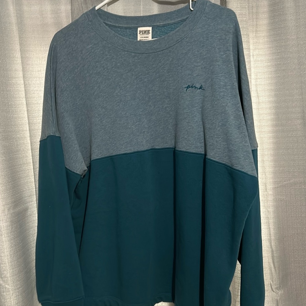 Blue oversized sweatshirt